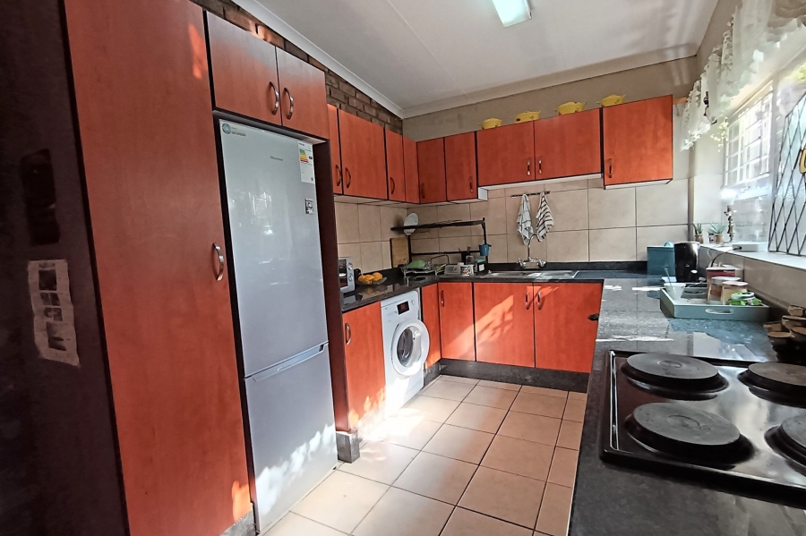 2 Bedroom Property for Sale in Meerhof North West